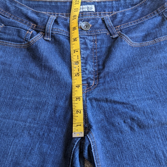 (2/$25) St John's Bay cropped blue jeans knee-length denim shorts - Picture 13 of 14